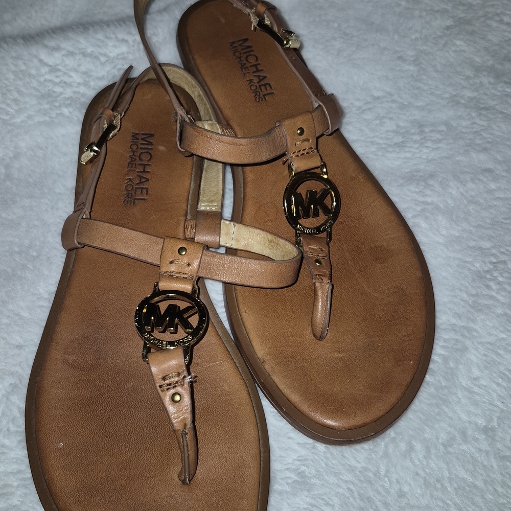 Michael Kors Tan Leather T-Strap Sandals with Gold MK Logo Sz. 8
